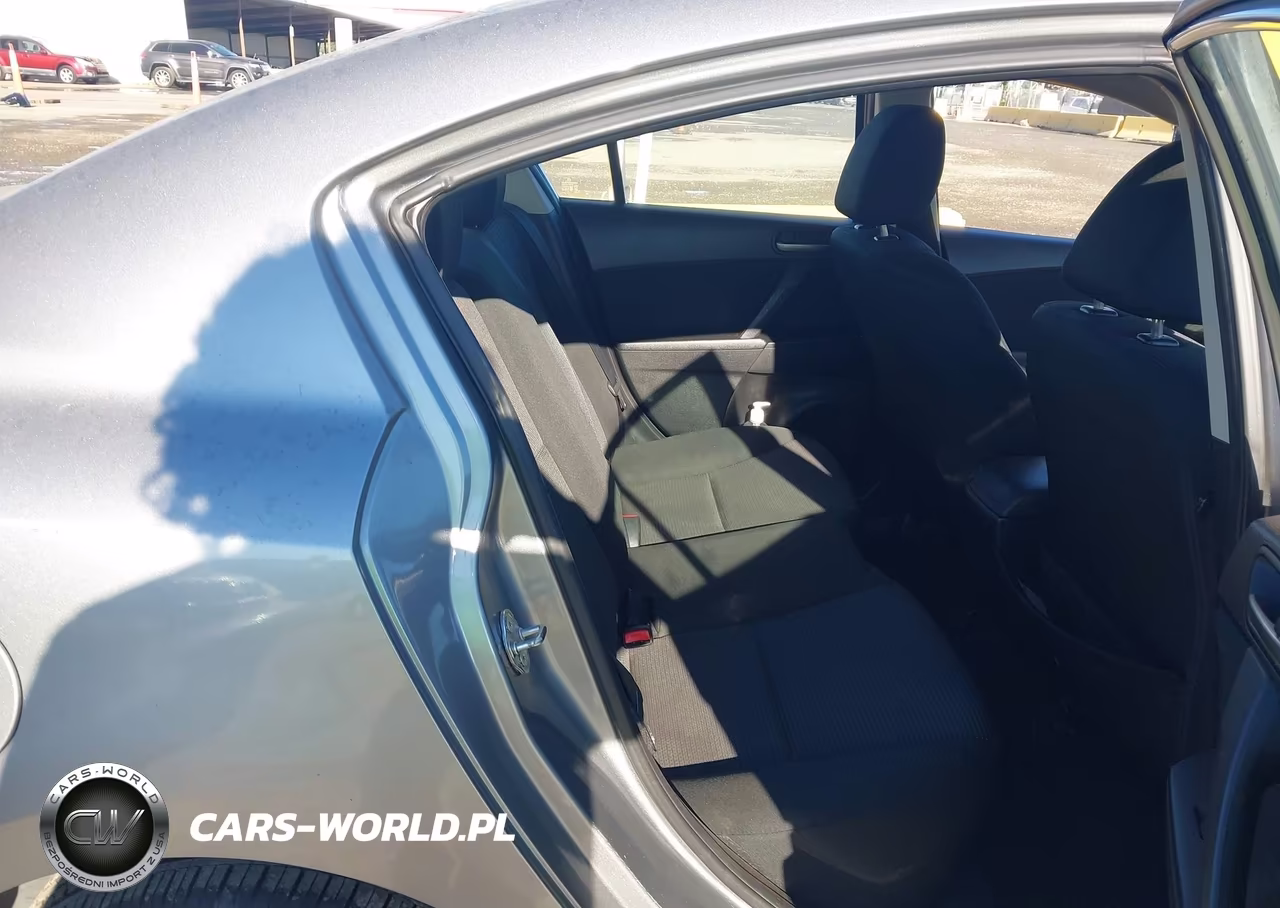 2013 Mazda Mazda3 I Sport VIN:JM1BL1UP7D1814868 - 8