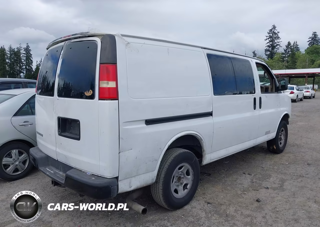 2007 Chevrolet Express Work Van VIN:1GCFG15X471250847 - 4