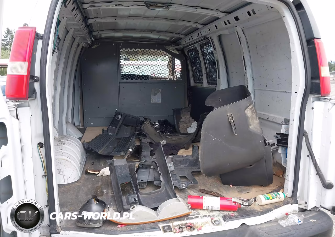 2007 Chevrolet Express Work Van VIN:1GCFG15X471250847 - 8