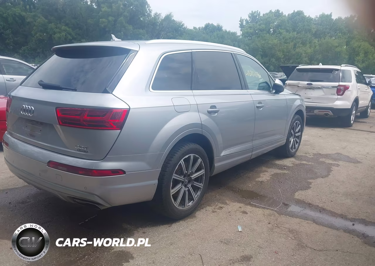 2017 Audi Q7 3.0T Premium VIN:WA1LAAF70HD024575 - 4