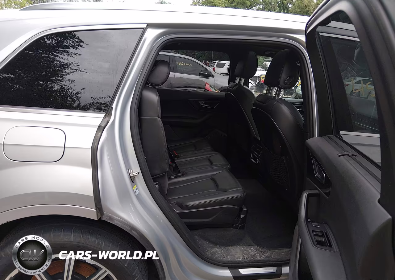 2017 Audi Q7 3.0T Premium VIN:WA1LAAF70HD024575 - 8