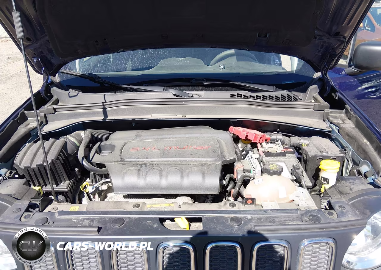 2018 Jeep Renegade Sport 4X4 VIN:ZACCJBABXJPJ51913 - 10