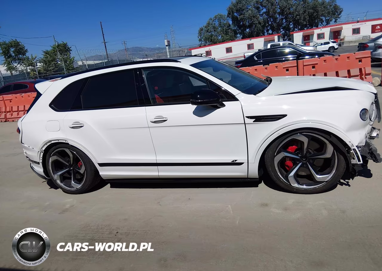 2023 Bentley Bentayga Azure-S VIN:SJAAT2ZV2PC022081 - 17