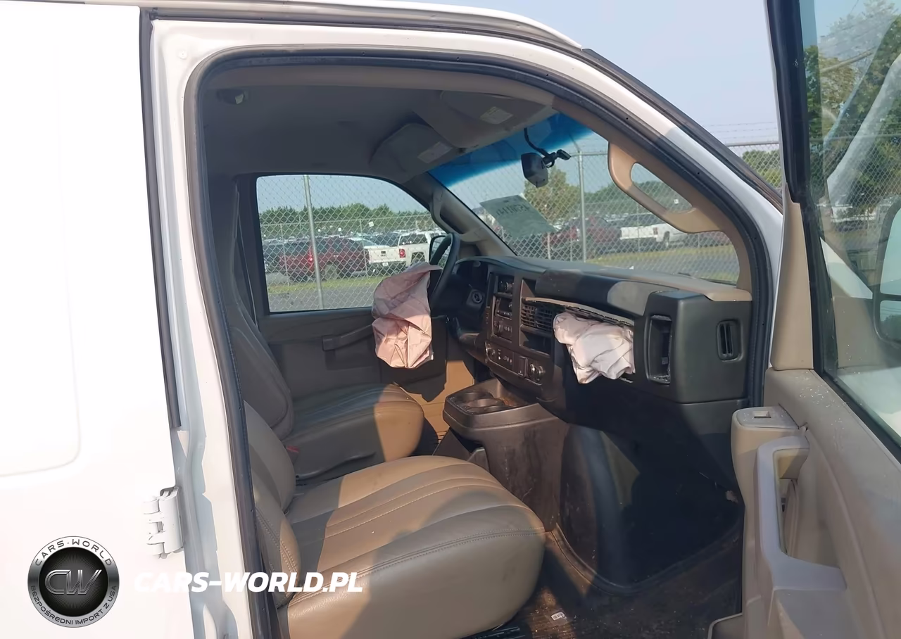 2019 Chevrolet Express 2500 Work Van VIN:1GCWGBFP1K1372546 - 5