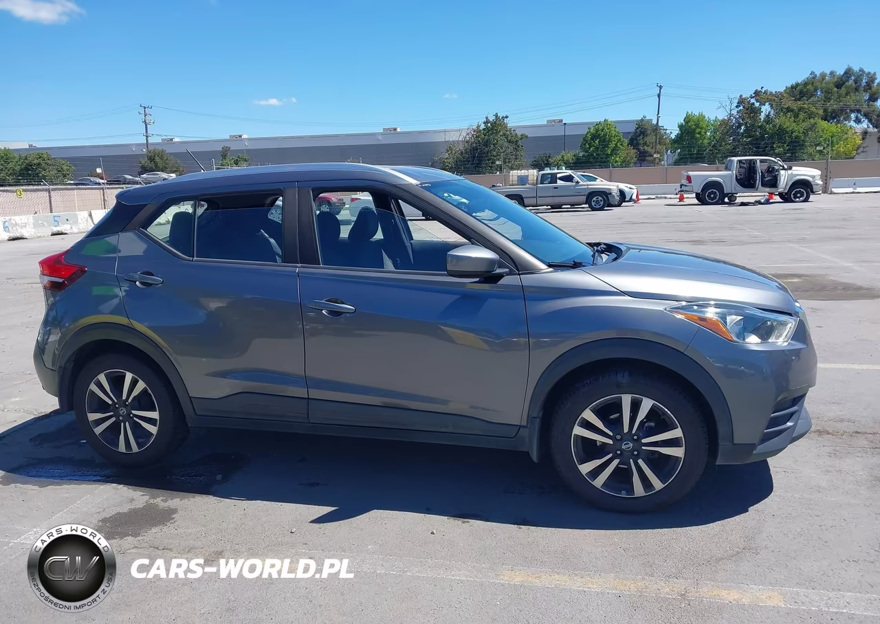2019 Nissan Kicks Sv VIN:3N1CP5CU6KL535668 - 13