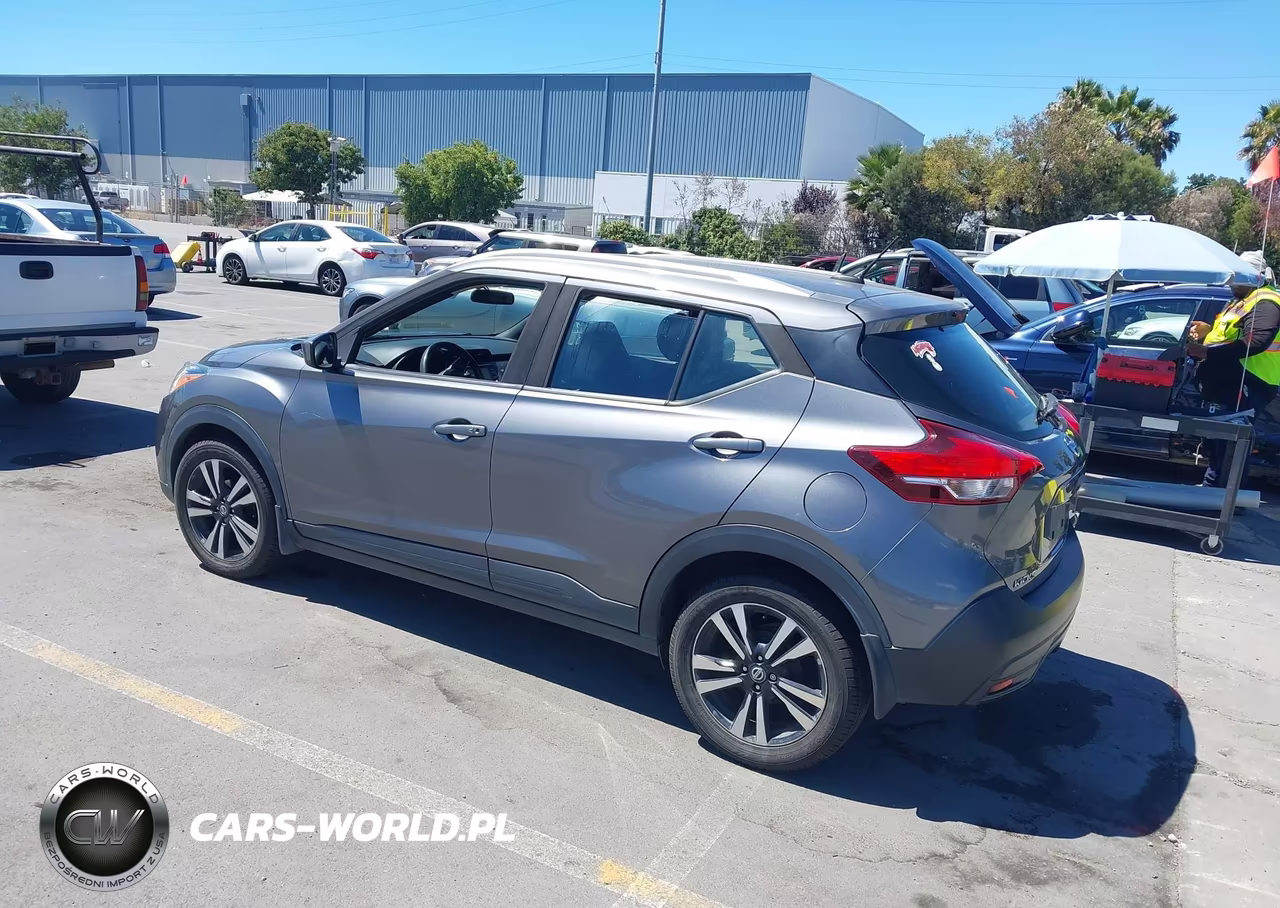 2019 Nissan Kicks Sv VIN:3N1CP5CU6KL535668 - 3