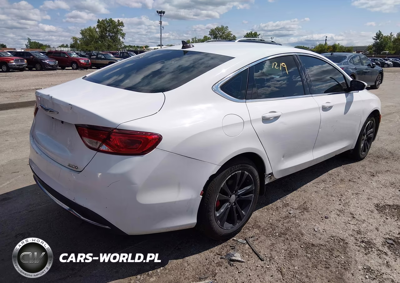 2015 Chrysler 200 Limited VIN:1C3CCCAB5FN679107 - 4