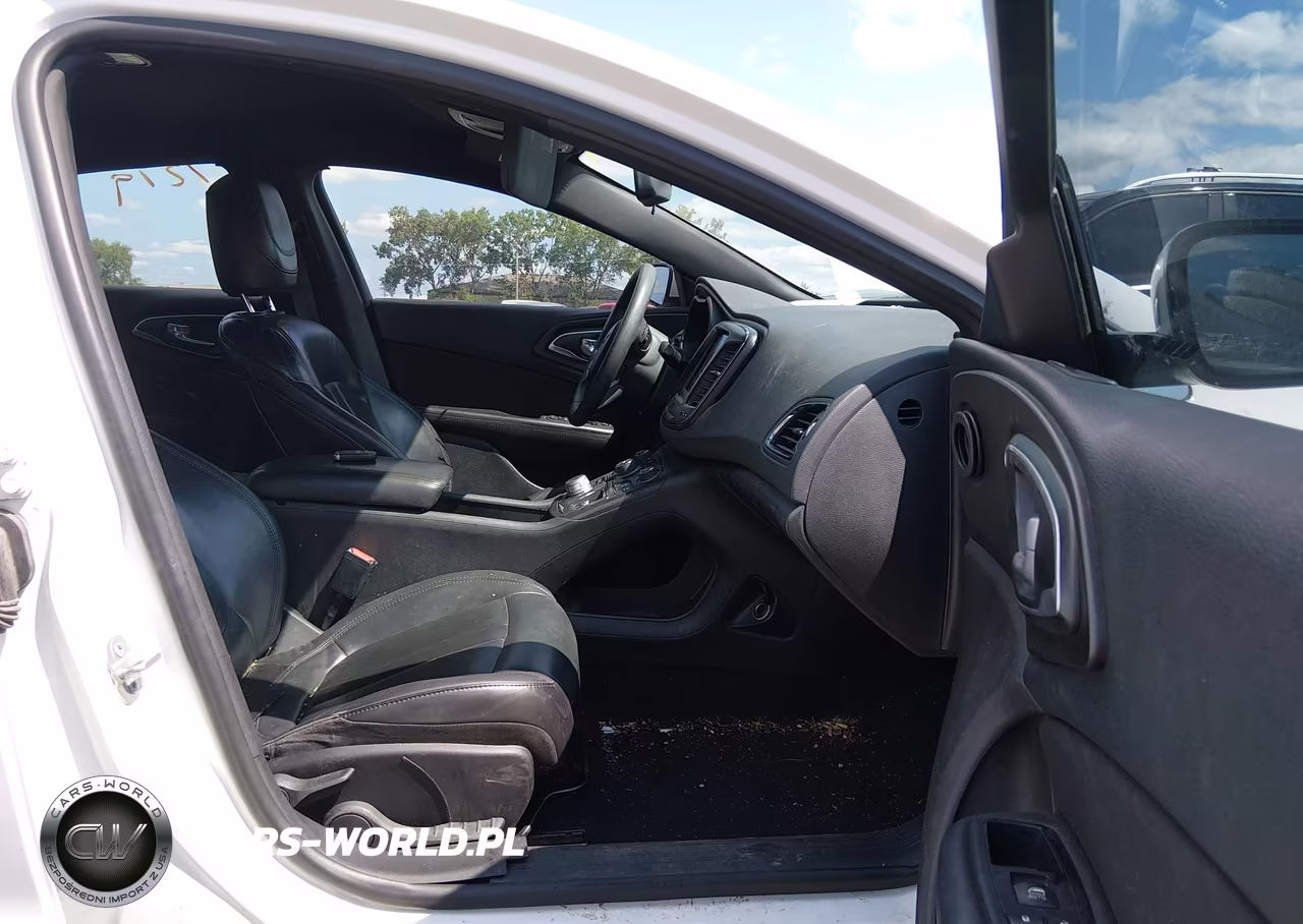 2015 Chrysler 200 Limited VIN:1C3CCCAB5FN679107 - 5