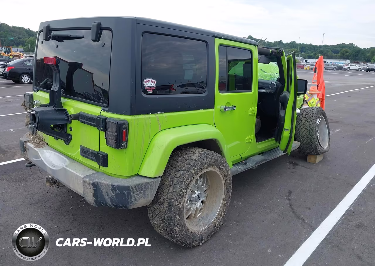 2012 Jeep Wrangler Unlimited Sahara VIN:1C4BJWEG5CL272982 - 4
