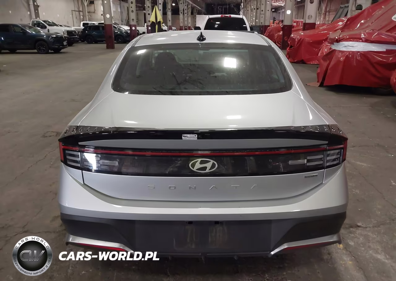 2026 Hyundai Sonata Hybrid Blue VIN:KMHL24JJ3TA157764 - 17