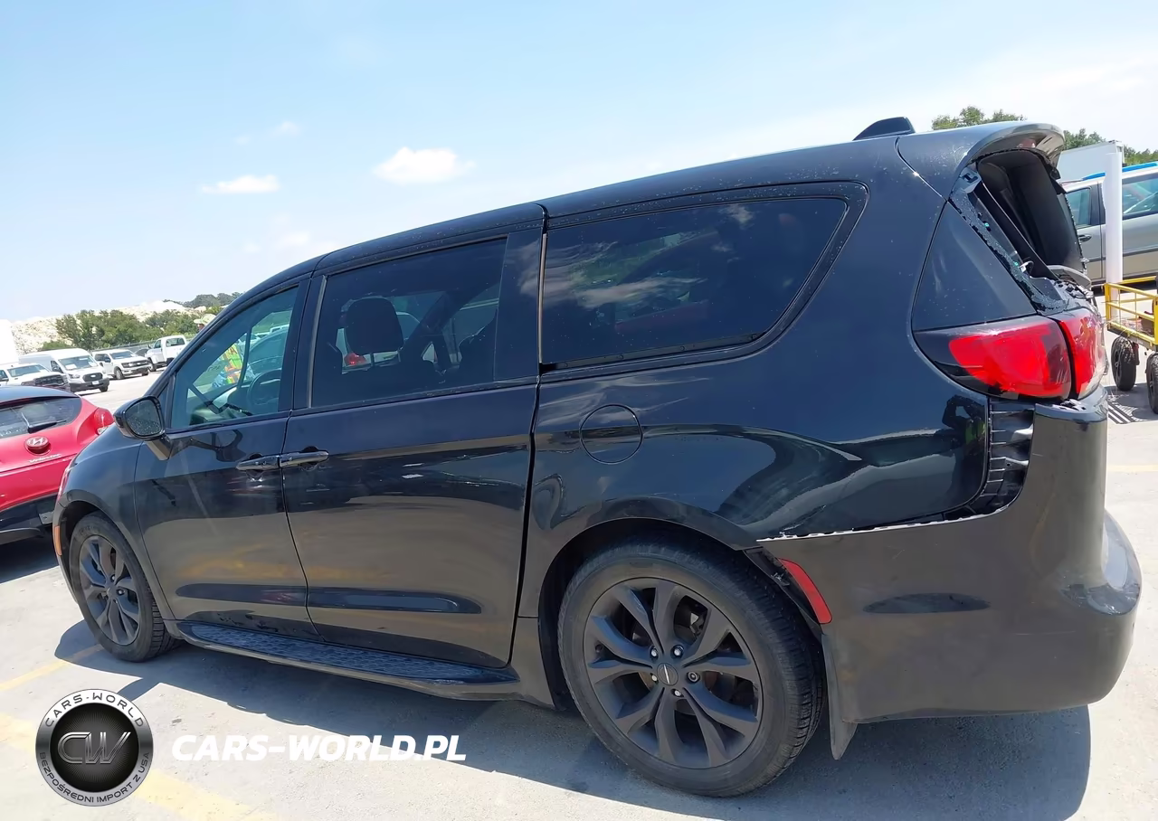 2020 Chrysler Pacifica Touring VIN:2C4RC1FG8LR286943 - 14