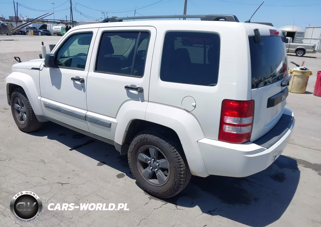 2008 Jeep Liberty Sport VIN:1J8GP28K38W241709 - 3
