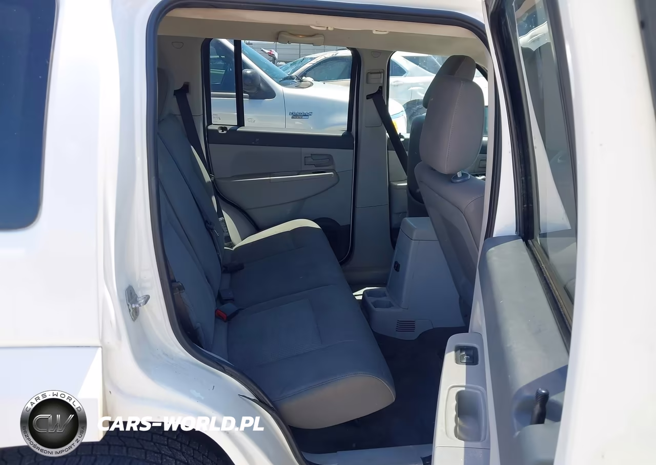 2008 Jeep Liberty Sport VIN:1J8GP28K38W241709 - 8