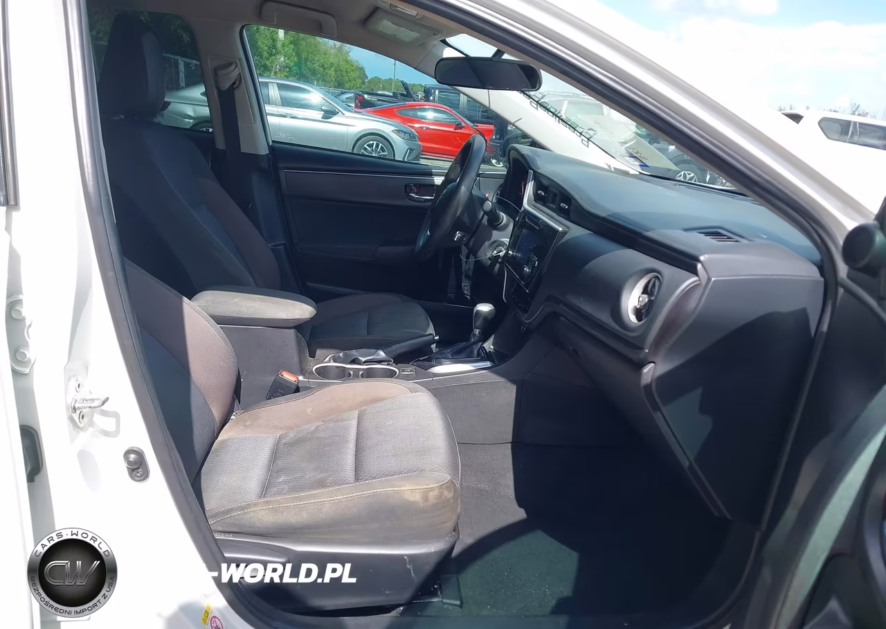 2018 Toyota Corolla Le VIN:5YFBURHE5JP814069 - 5