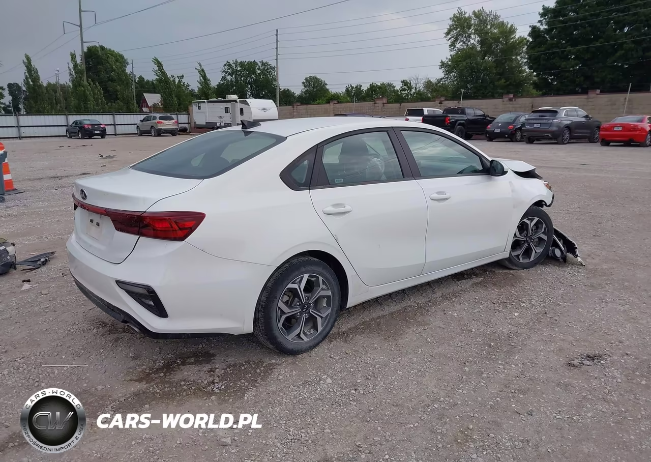 2021 Kia Forte Lxs VIN:3KPF24AD9ME363200 - 4