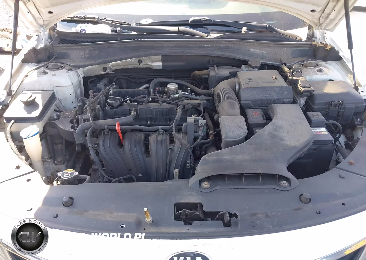 2019 Kia Optima S VIN:5XXGT4L38KG367085 - 10