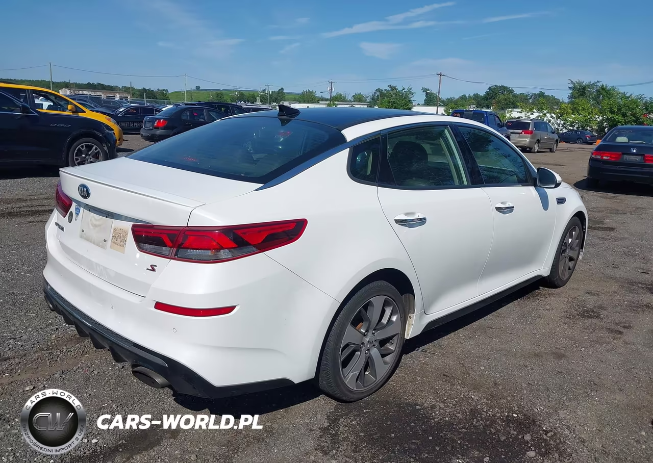 2019 Kia Optima S VIN:5XXGT4L38KG367085 - 4