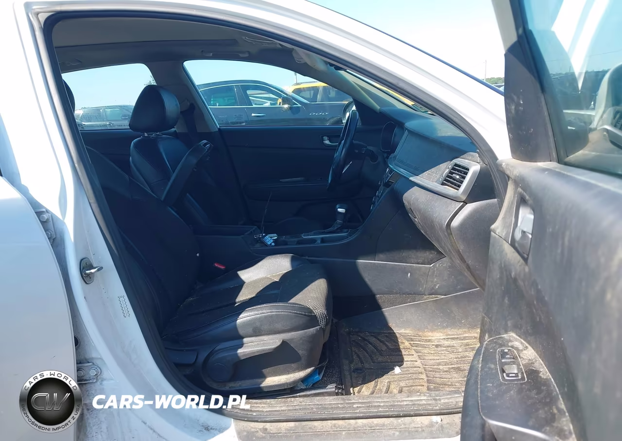 2019 Kia Optima S VIN:5XXGT4L38KG367085 - 5