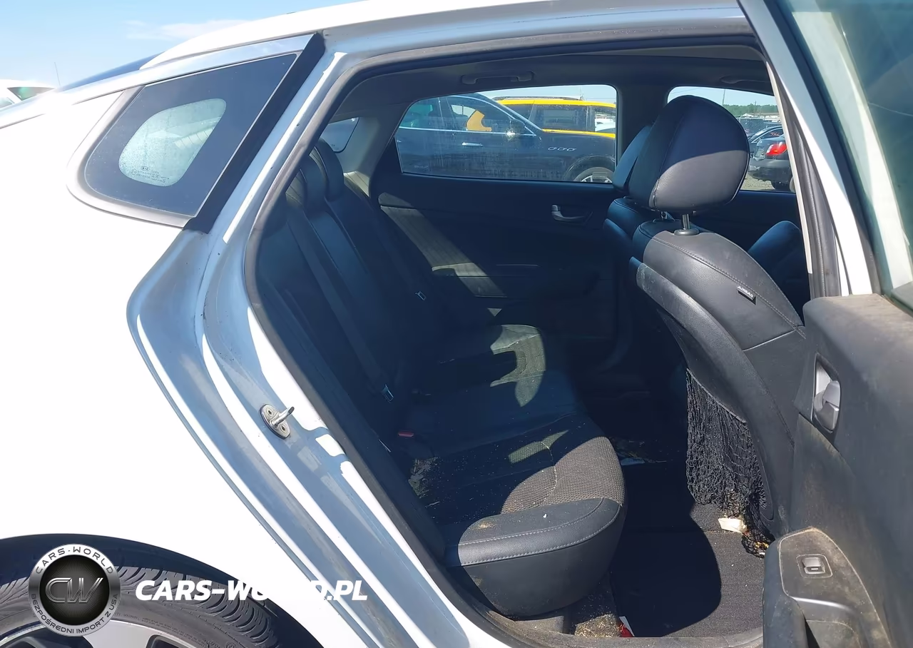 2019 Kia Optima S VIN:5XXGT4L38KG367085 - 8