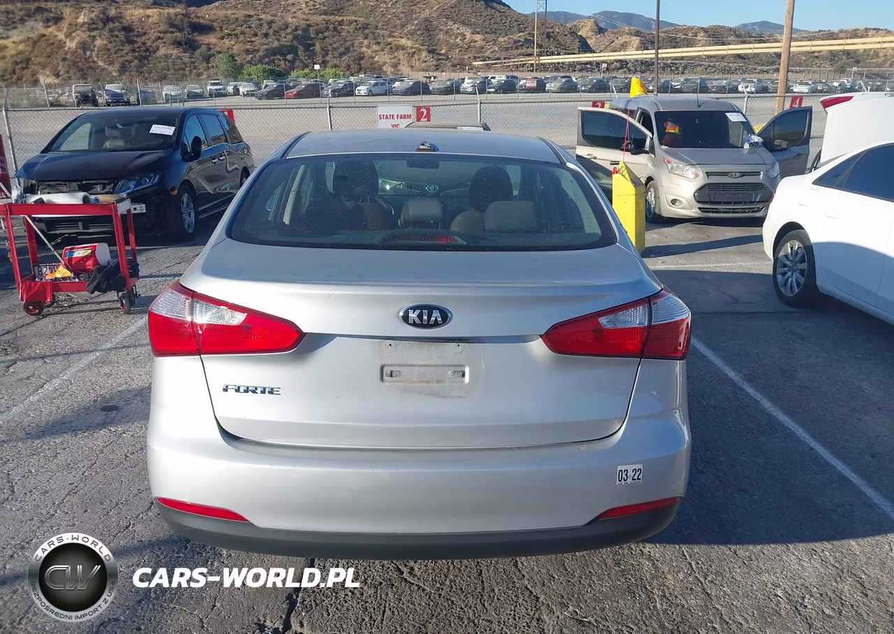 2015 Kia Forte Lx VIN:KNAFX4A64F5401074 - 16