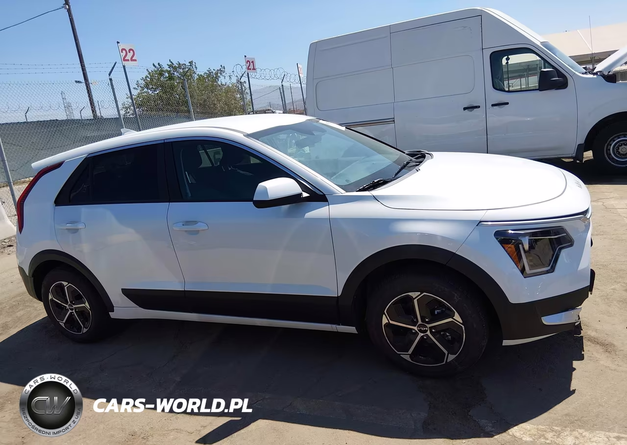2026 Kia Niro Lx VIN:KNDCP3LE5T5330497 - 13