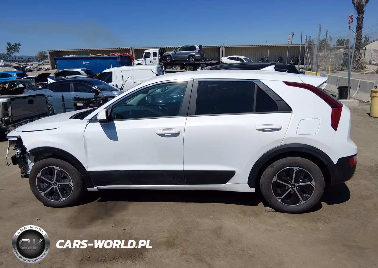 2026 Kia Niro Lx VIN:KNDCP3LE5T5330497 - 14