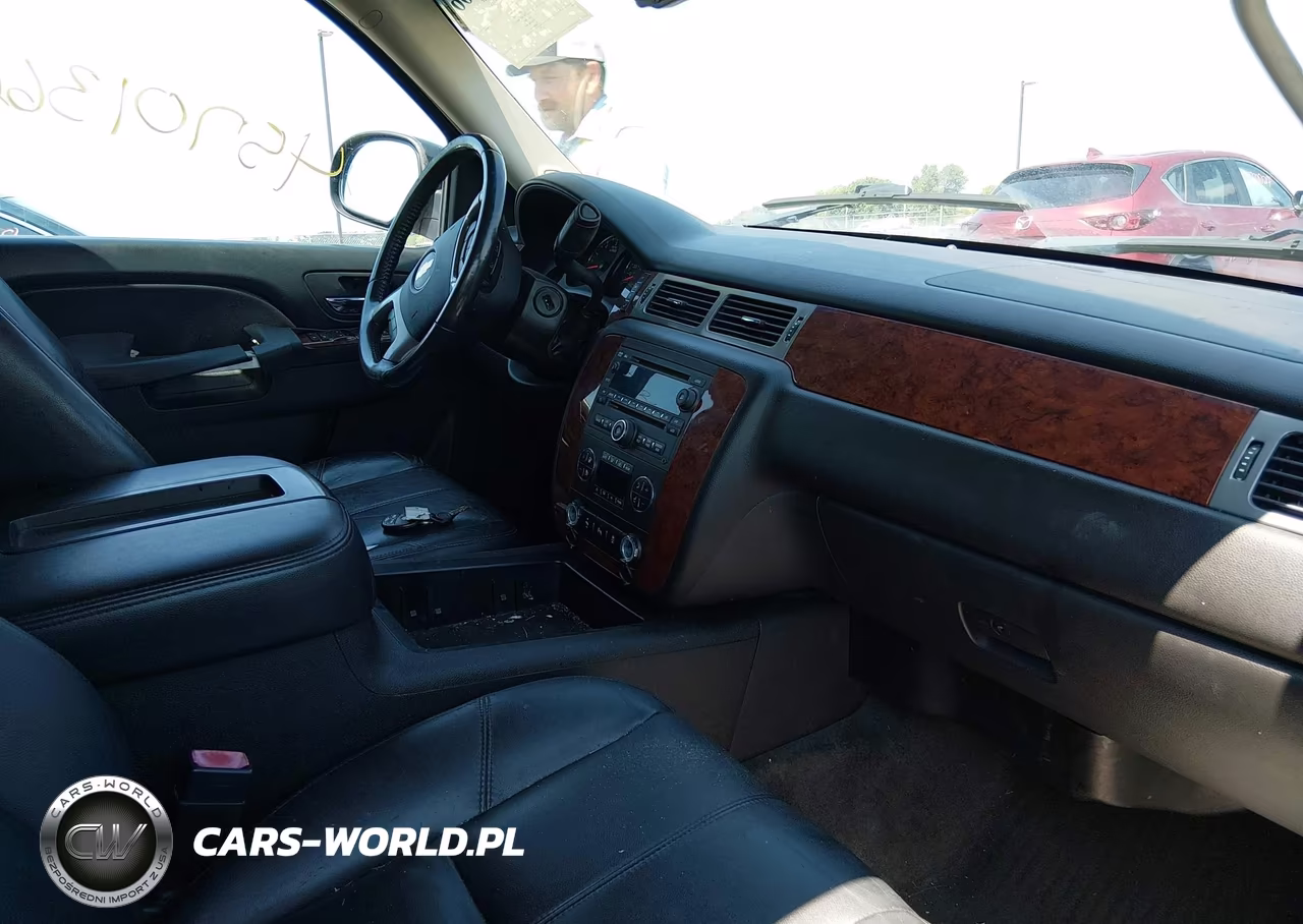 2014 Chevrolet Suburban Lt VIN:1GNSKJE76ER236712 - 5
