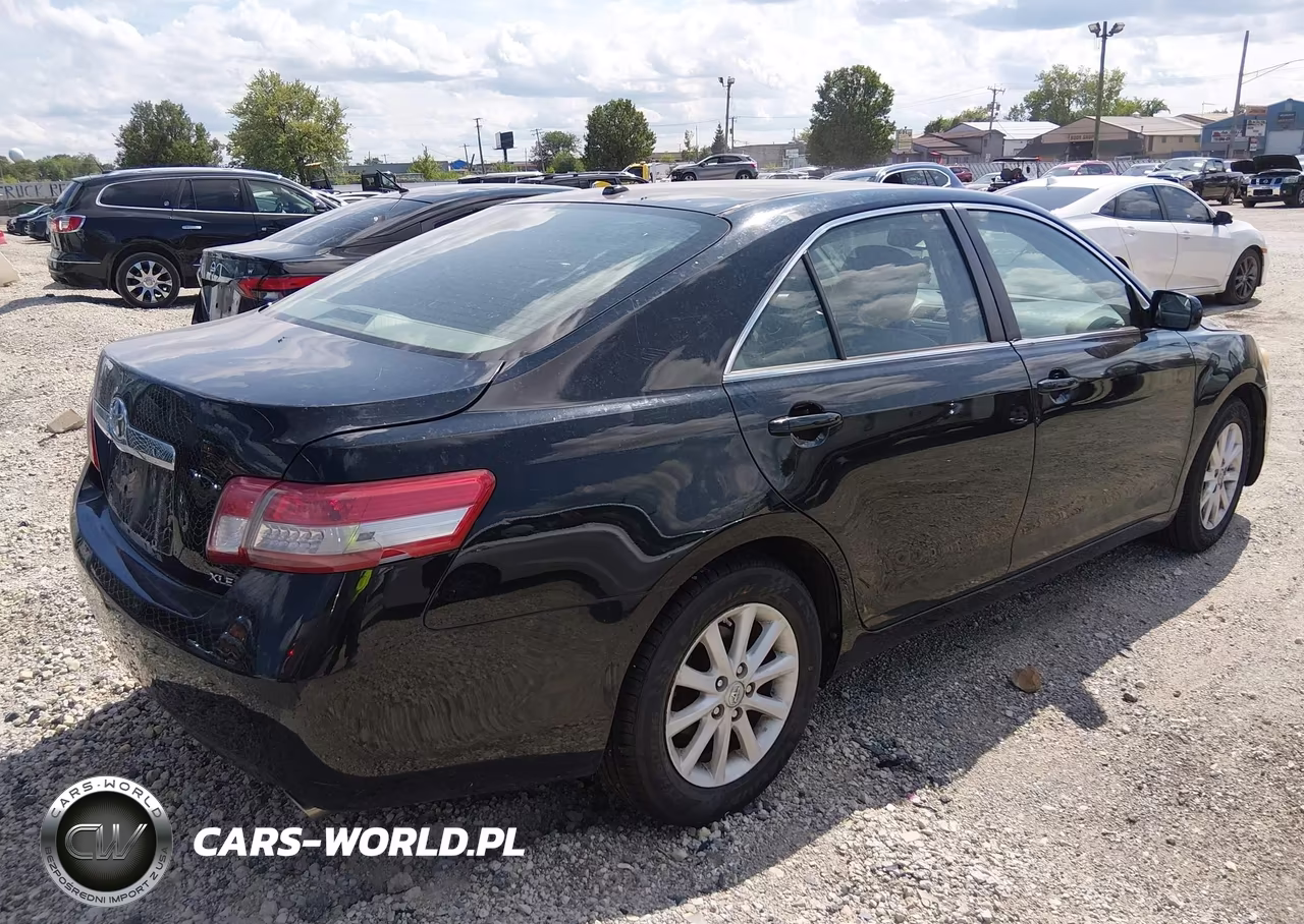 2010 Toyota Camry Xle VIN:4T4BF3EK2AR037808 - 4