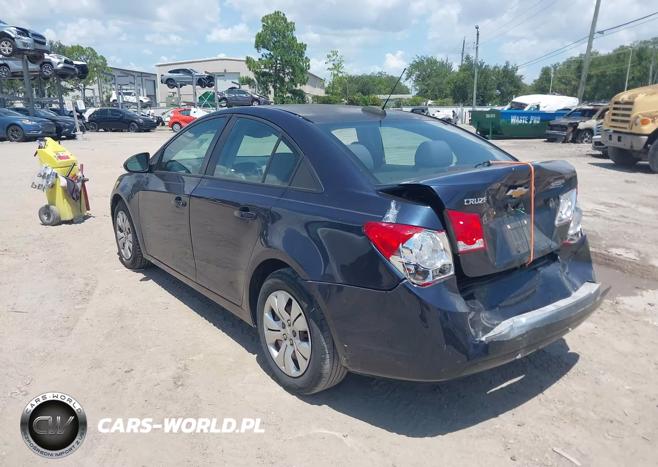 2015 Chevrolet Cruze Ls Auto VIN:1G1PA5SH1F7283464 - 3