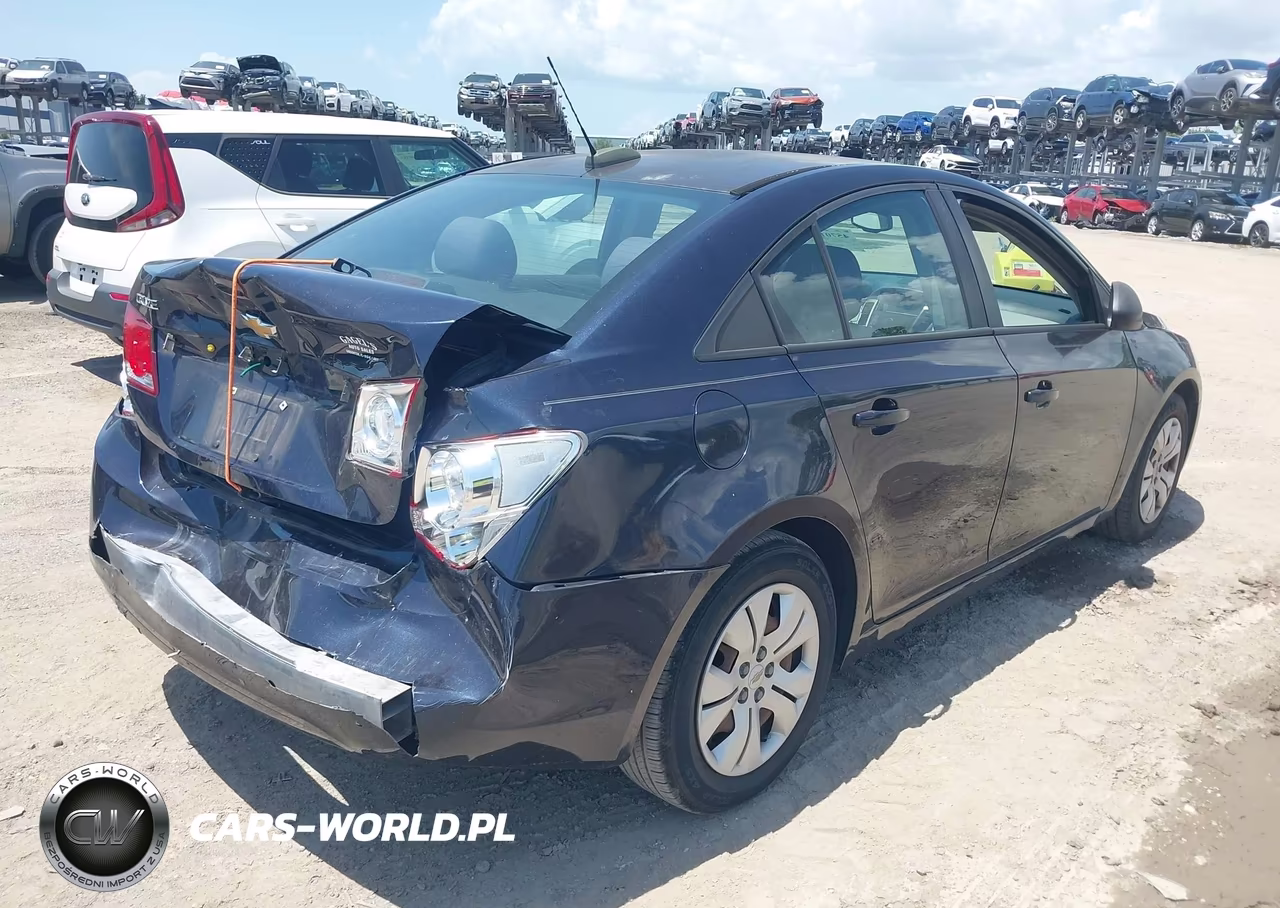 2015 Chevrolet Cruze Ls Auto VIN:1G1PA5SH1F7283464 - 4