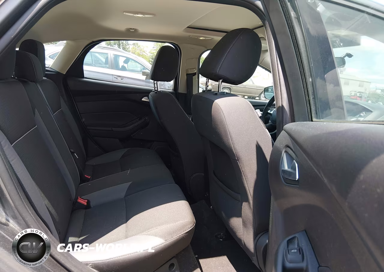 2014 Ford Focus Se VIN:1FADP3K21EL136887 - 8