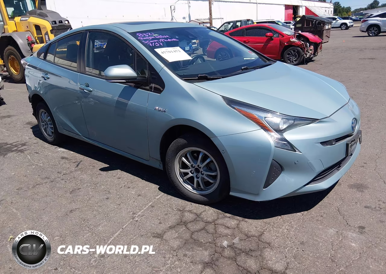 2018 Toyota Prius Four VIN:JTDKARFU4J3060951 - 1