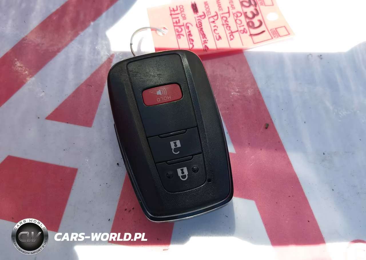2018 Toyota Prius Four VIN:JTDKARFU4J3060951 - 11
