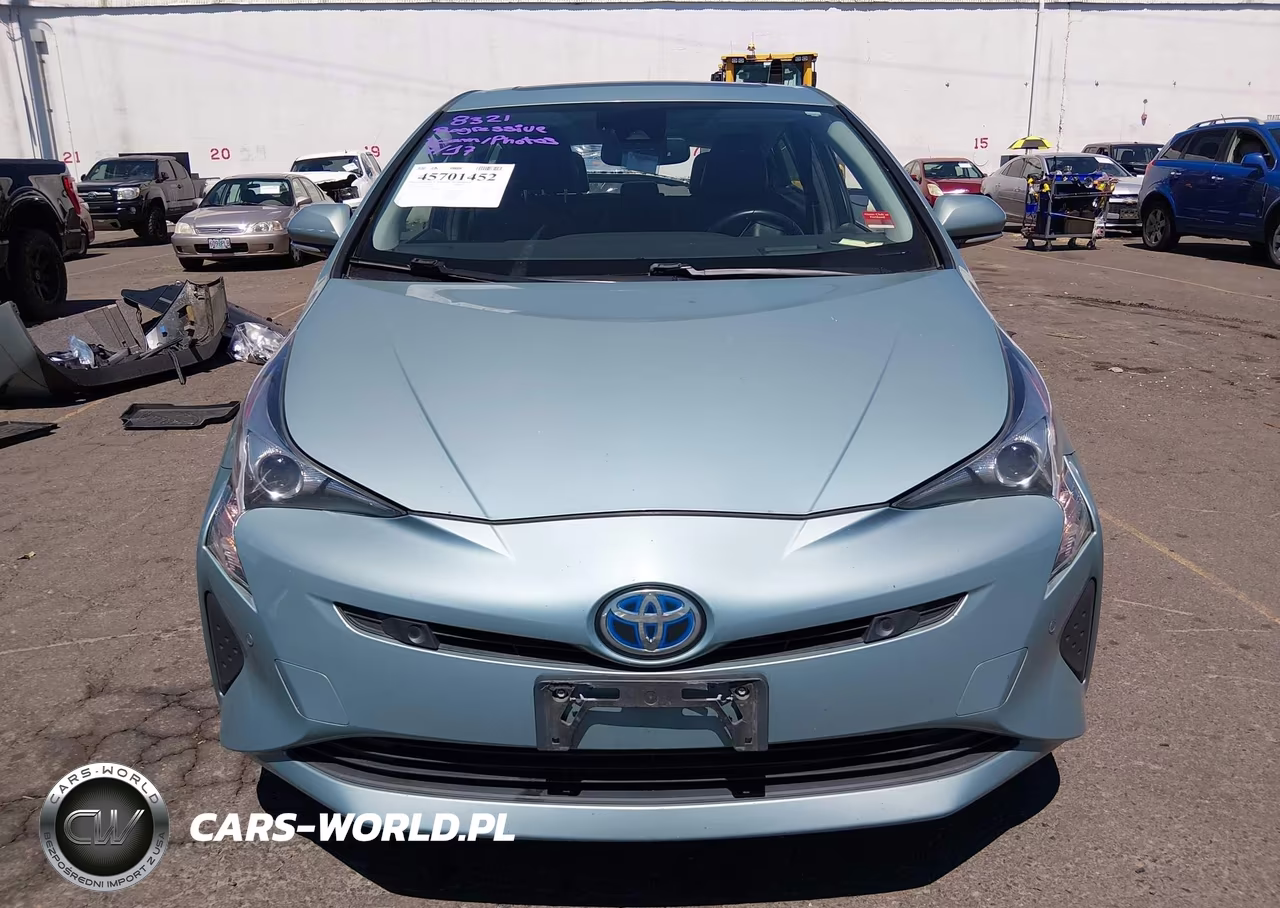 2018 Toyota Prius Four VIN:JTDKARFU4J3060951 - 13