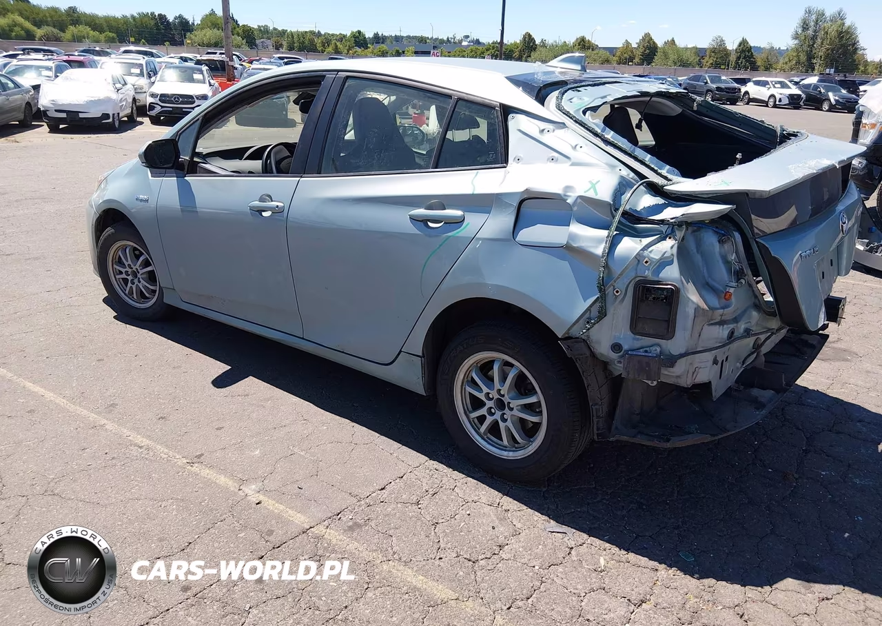 2018 Toyota Prius Four VIN:JTDKARFU4J3060951 - 3