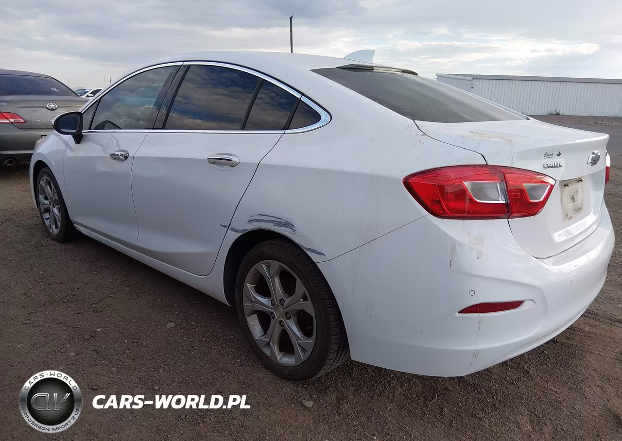 2018 Chevrolet Cruze Premier Auto VIN:1G1BF5SM7J7189882 - 3