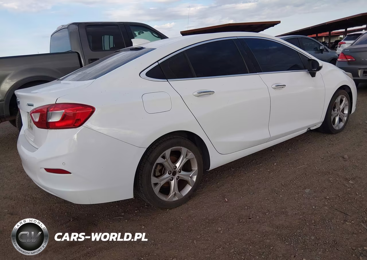 2018 Chevrolet Cruze Premier Auto VIN:1G1BF5SM7J7189882 - 4