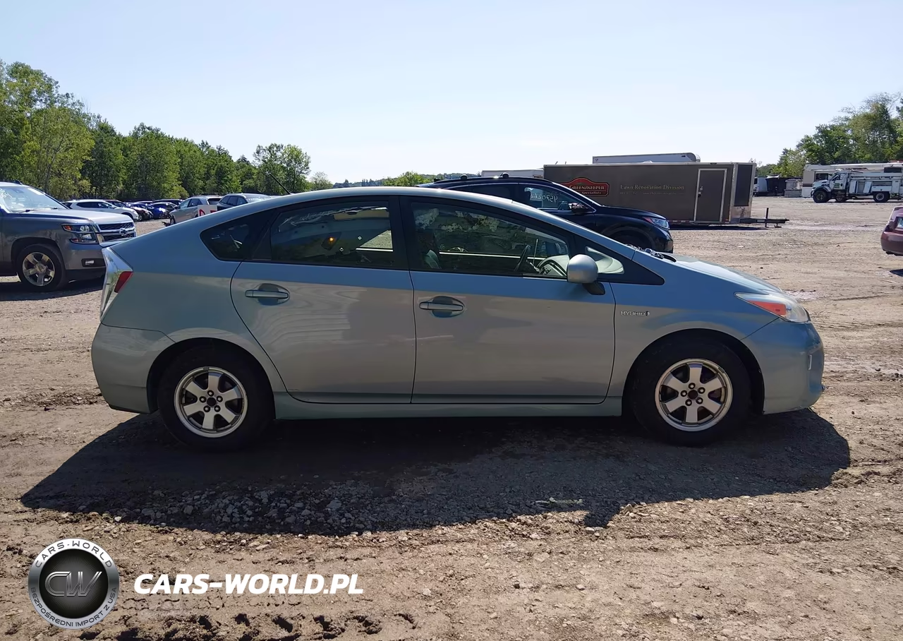 2015 Toyota Prius Four VIN:JTDKN3DU6F1894341 - 14