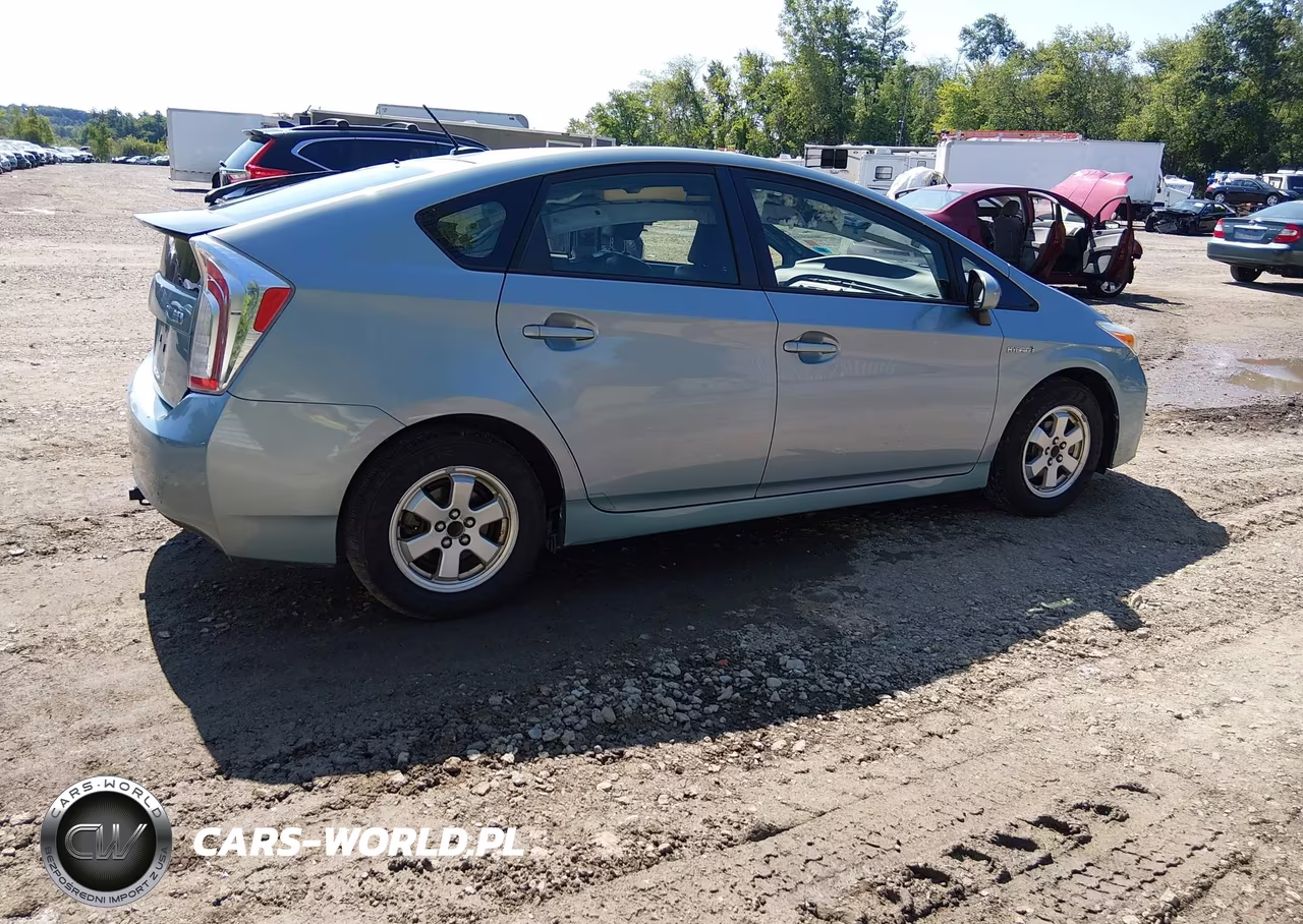 2015 Toyota Prius Four VIN:JTDKN3DU6F1894341 - 4