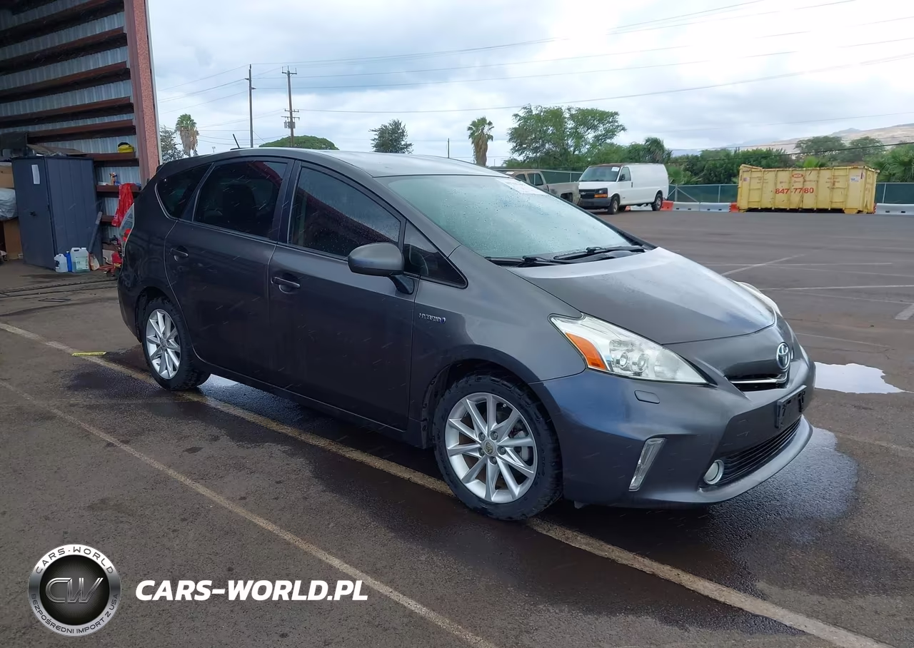 2014 Toyota Prius V Five-Three-Two