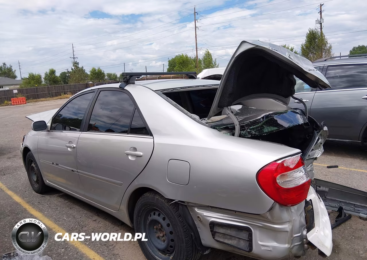 2003 Toyota Camry Le VIN:JTDBE32K030203842 - 15