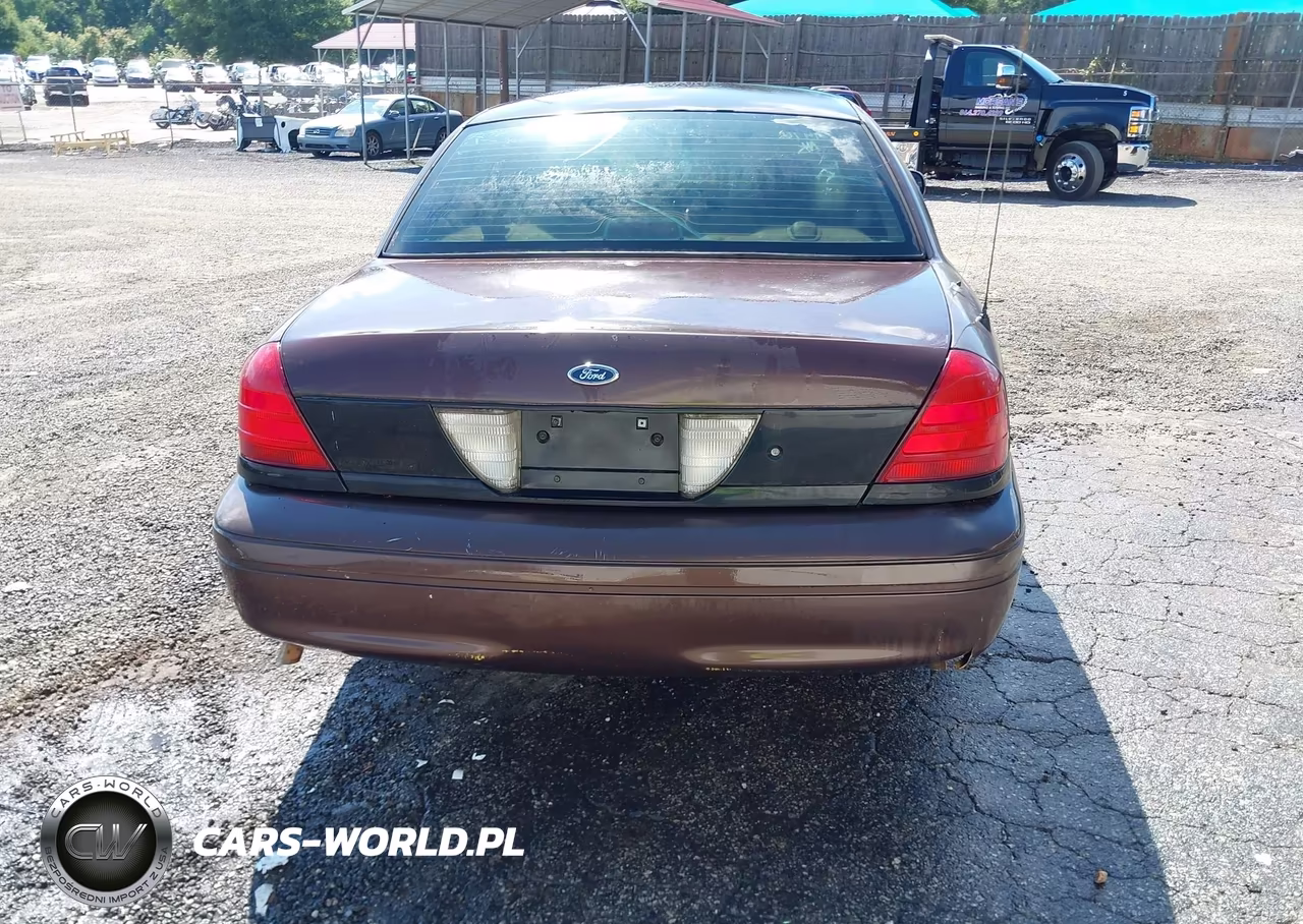 2005 Ford Crown Victoria Police VIN:2FAFP71W65X113810 - 17