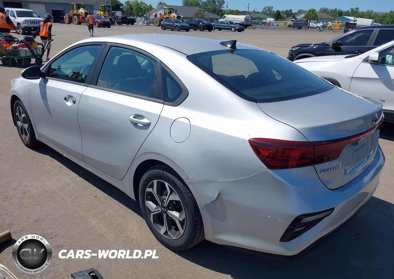 2021 Kia Forte Lxs VIN:3KPF24AD2ME414763 - 3