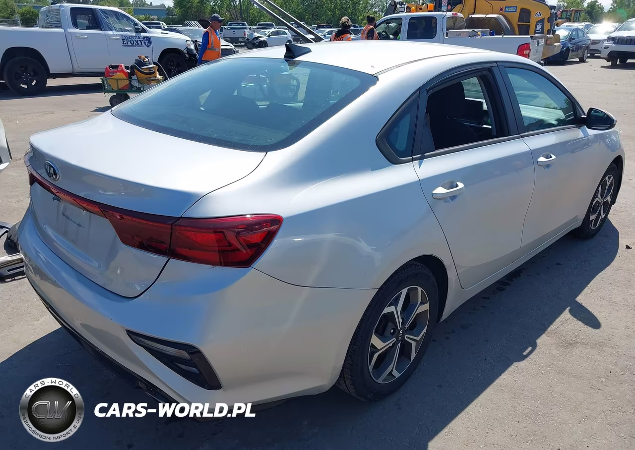 2021 Kia Forte Lxs VIN:3KPF24AD2ME414763 - 4