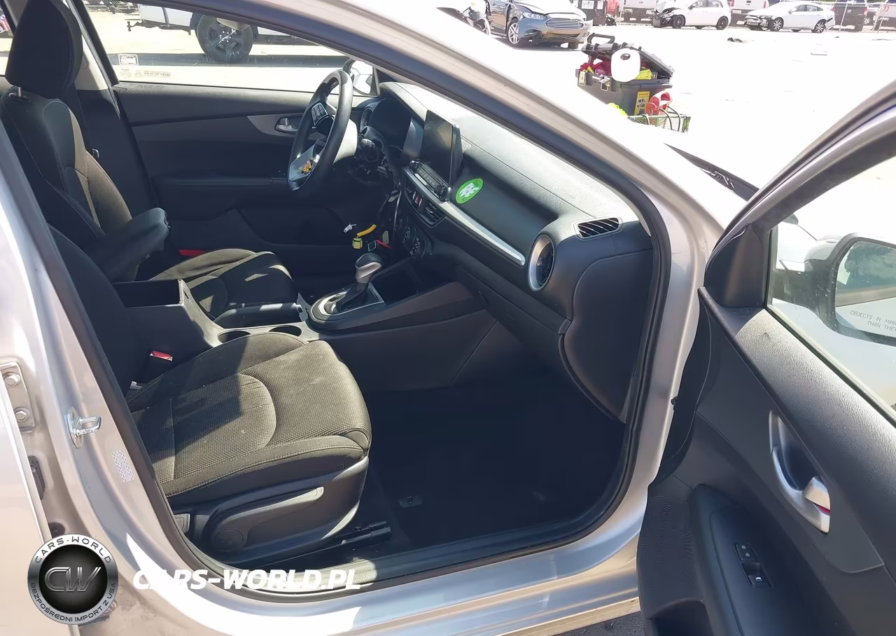 2021 Kia Forte Lxs VIN:3KPF24AD2ME414763 - 5
