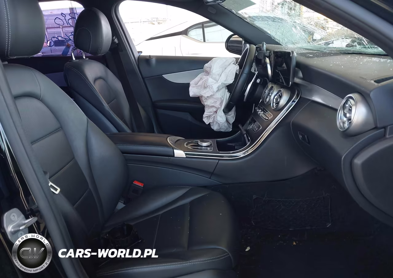 2019 Mercedes-Benz C 300 VIN:55SWF8DB6KU304228 - 5
