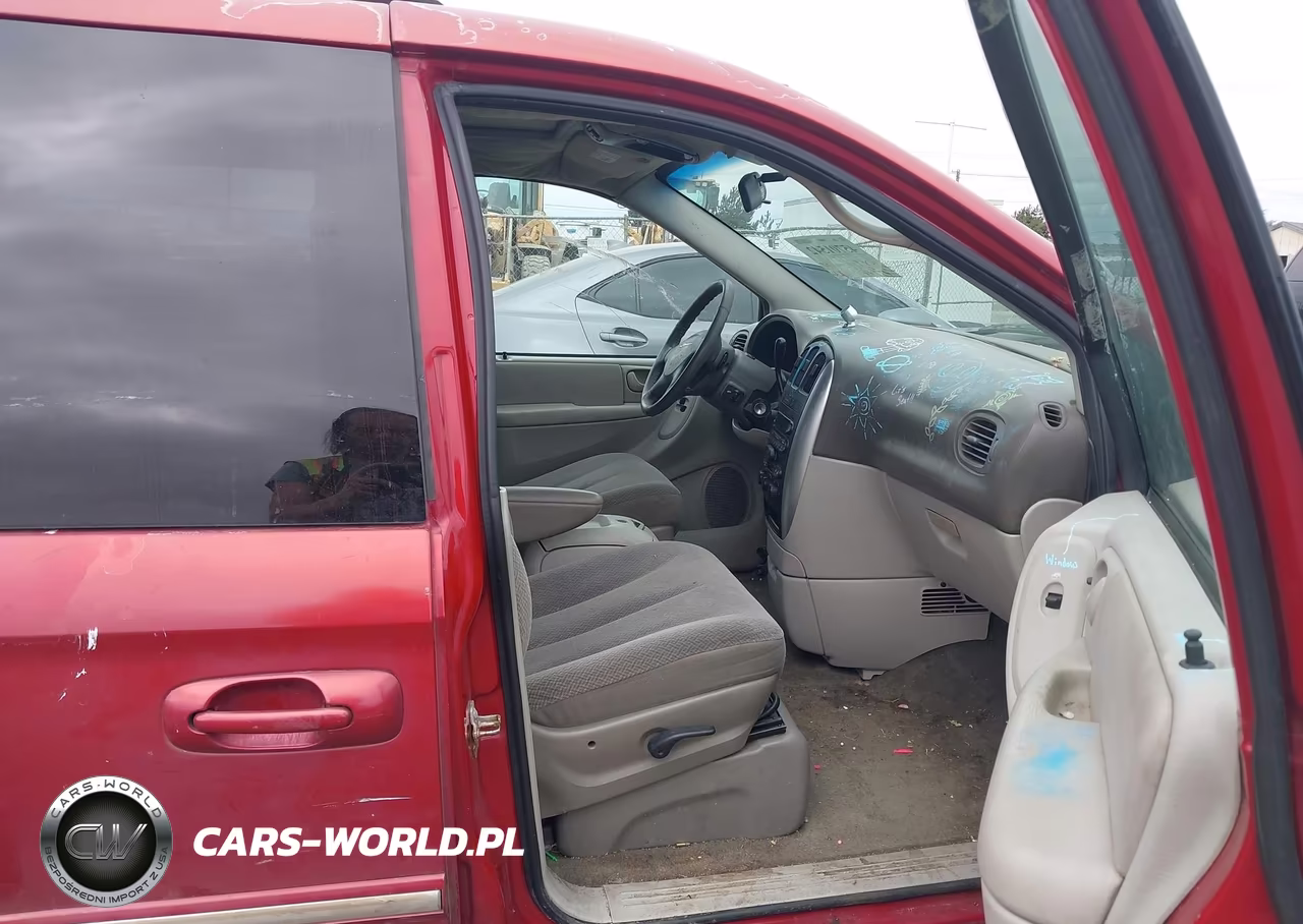 2005 Chrysler Town & Country Touring VIN:2C4GP54L75R436448 - 5