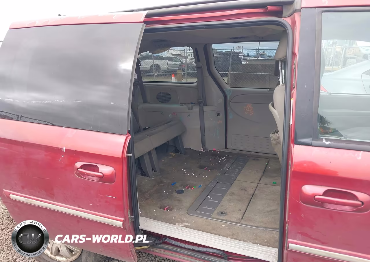 2005 Chrysler Town & Country Touring VIN:2C4GP54L75R436448 - 8