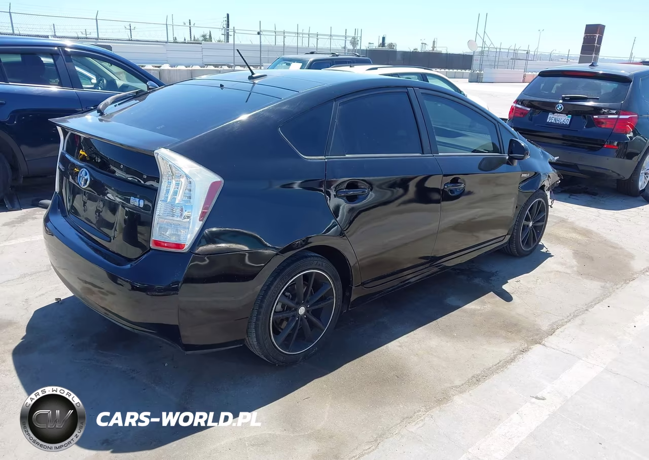 2011 Toyota Prius Three VIN:JTDKN3DU7B1397342 - 4