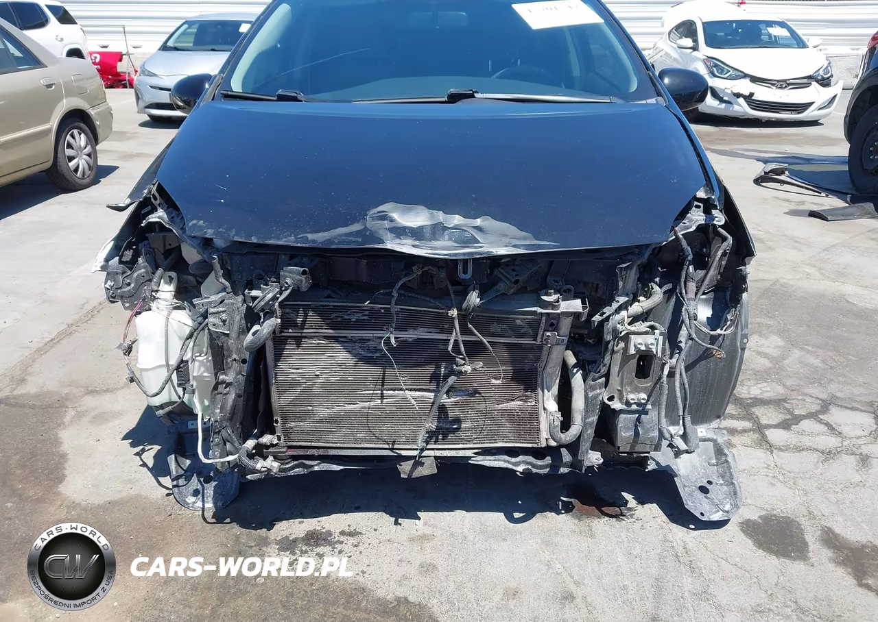 2011 Toyota Prius Three VIN:JTDKN3DU7B1397342 - 6